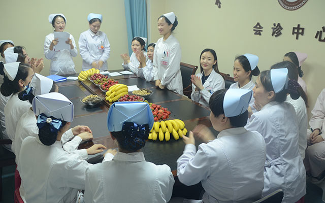 【5.12护士节】博鱼平台,博鱼(中国)举办茶话会白衣天使受表彰(图5)